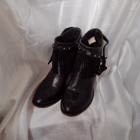 Buckle Croc Embossed chunky boots. - Picture 5 of 11